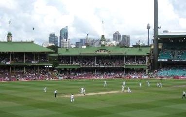 The final ball of The Ashes: Tremlett bowls to Beer